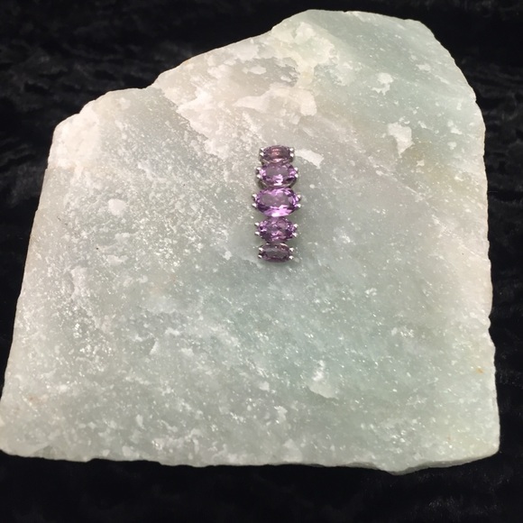 Jewelry - Sterling silver and amethyst pendant